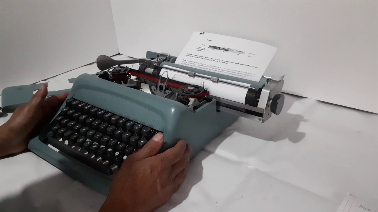 Maquina de escribir OLIVETTI STUDIO 44