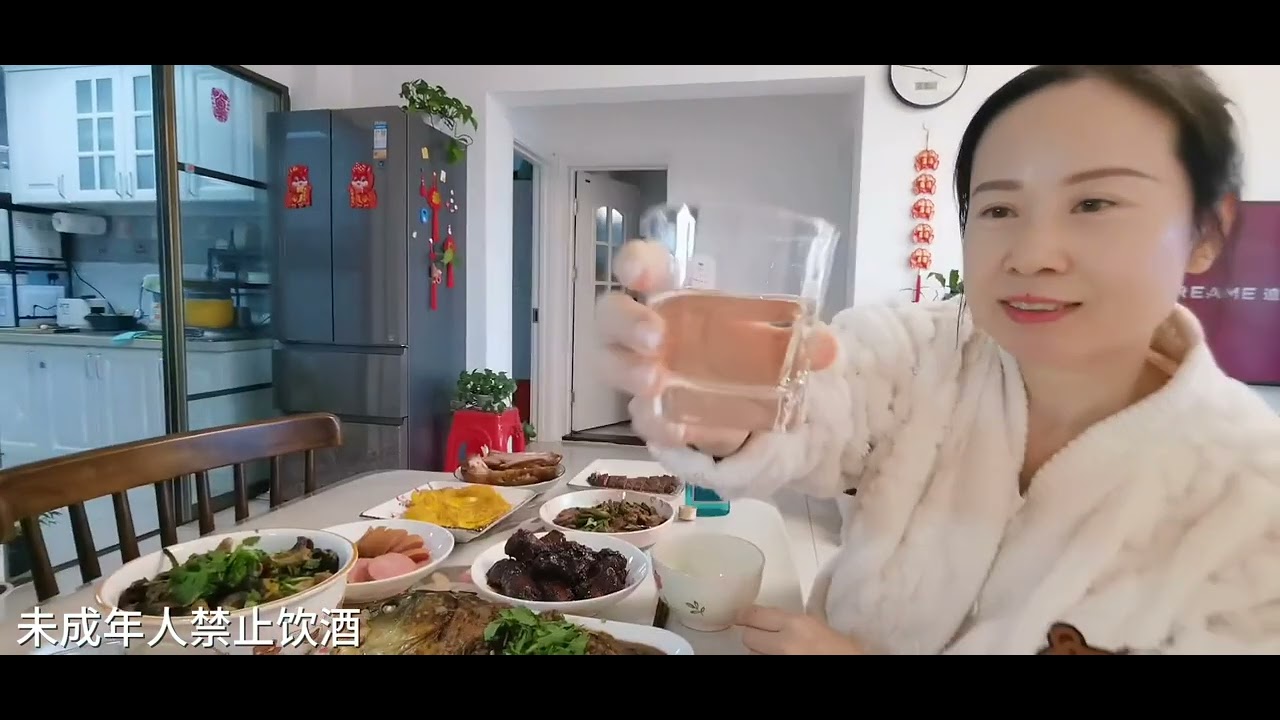 43岁离婚两年后给自己买了房子，今年春节哪也不去，在自己家过年