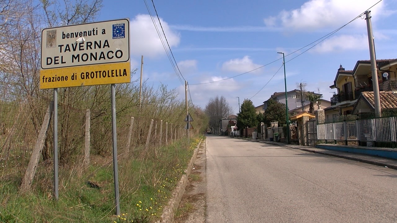 Grottolella. Scardinano la cassaforte con gli anziani in casa