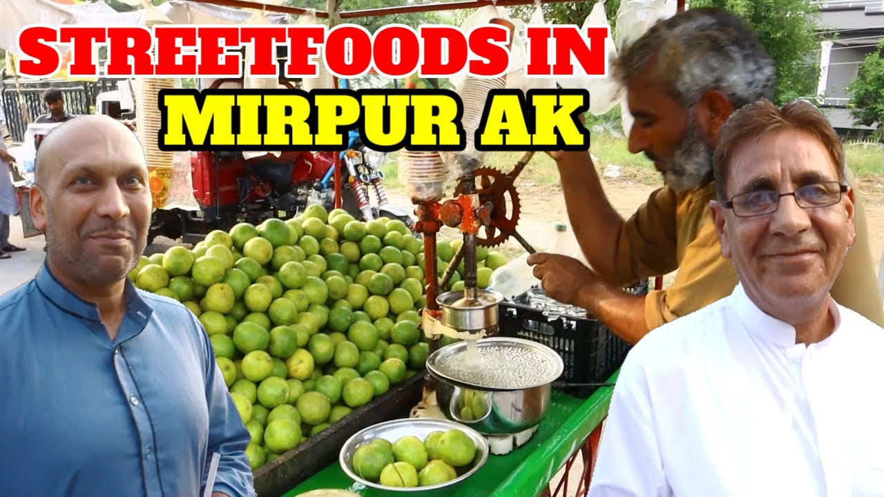 STREETFOODS IN MIRPUR AK tasting this grapefruit juice for the 1st time