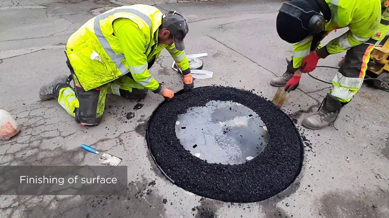 Geogrid ADFORS GlasGrid PM - reinforcement of surroundings of manholes