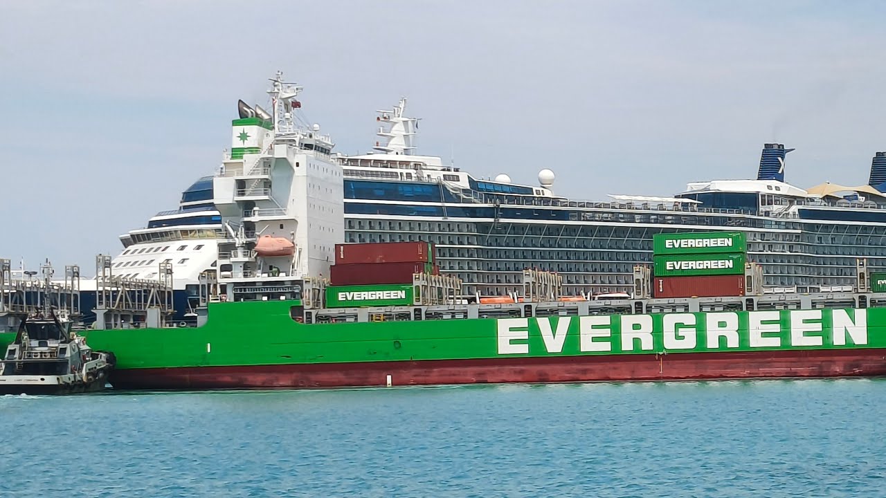 EVERGREEN LANE สายการเดินเรือ เตรียมเทียบท่าแหลมฉบัง #evergreen #ท่าเรือแหลมฉบัง #ship
