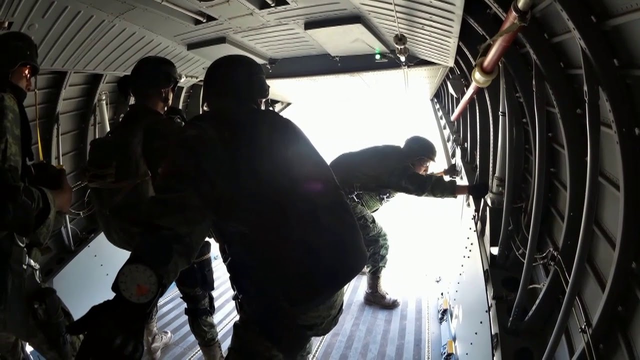 BGDA. FLROS.  PARACAIDISTAS  SALTO MASIVO EN CHIHUAHUA, MEX