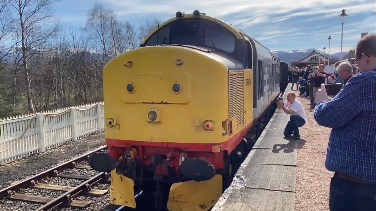 Strathspey Railway 37674 & 37403 #class37 #railway