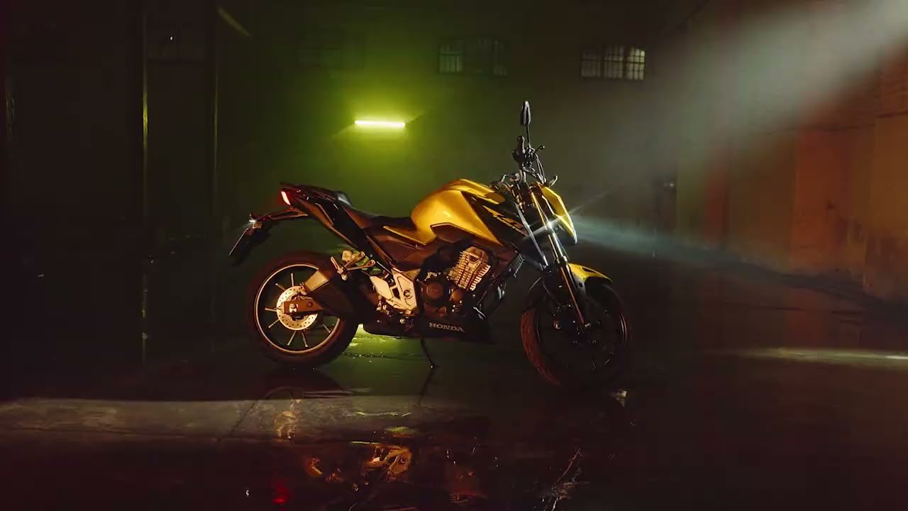 Nova CB 300F Twister. Mais que evolução: aquela twistada.