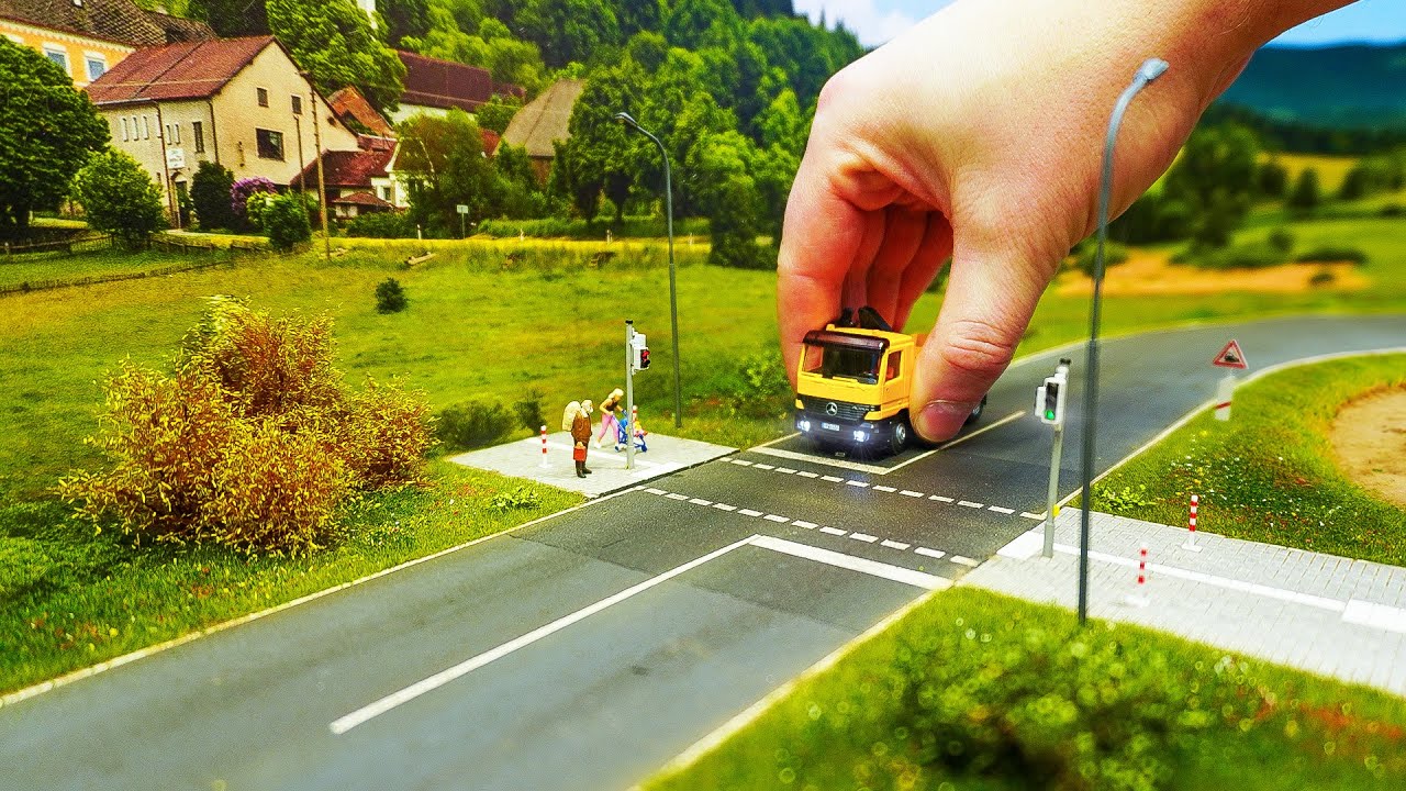 How to build a detailed model road with working pedestrian lights!  - Building report part 30