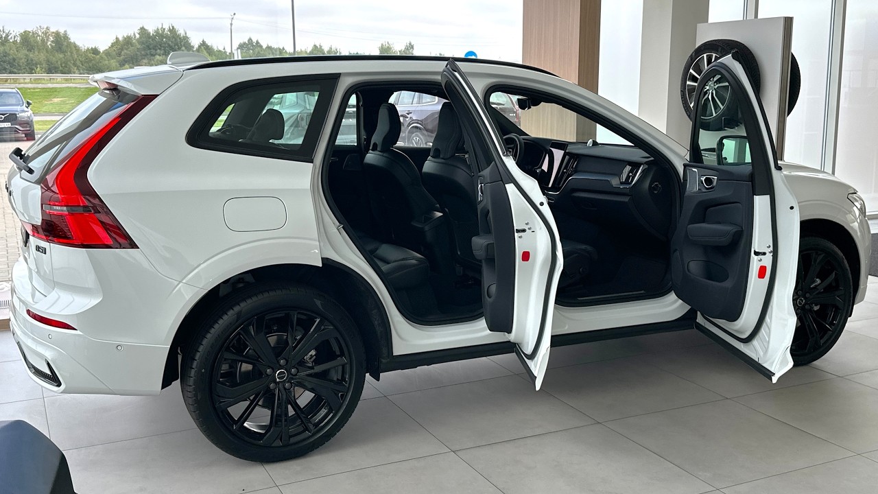 2026 White Volvo XC60 Plus Black Edition MHEV - in depth Walkaround 4K