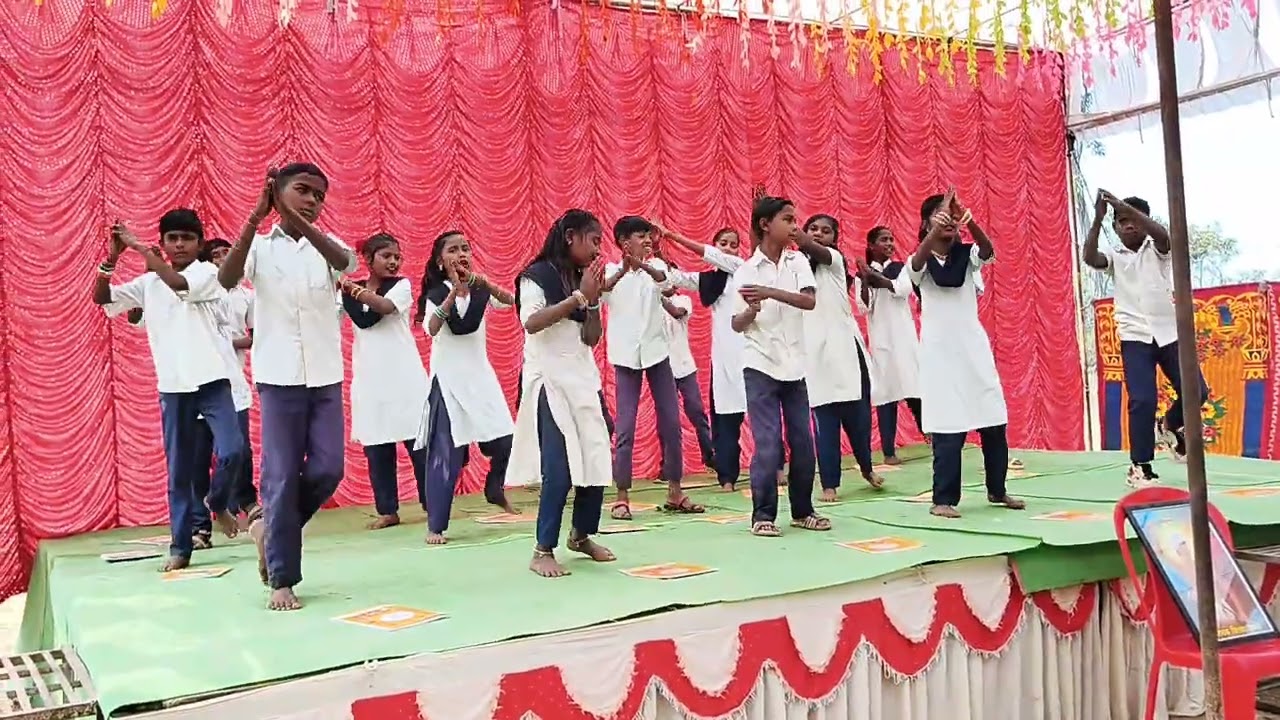 देवा मला शाळेत जायचं आहे... 
