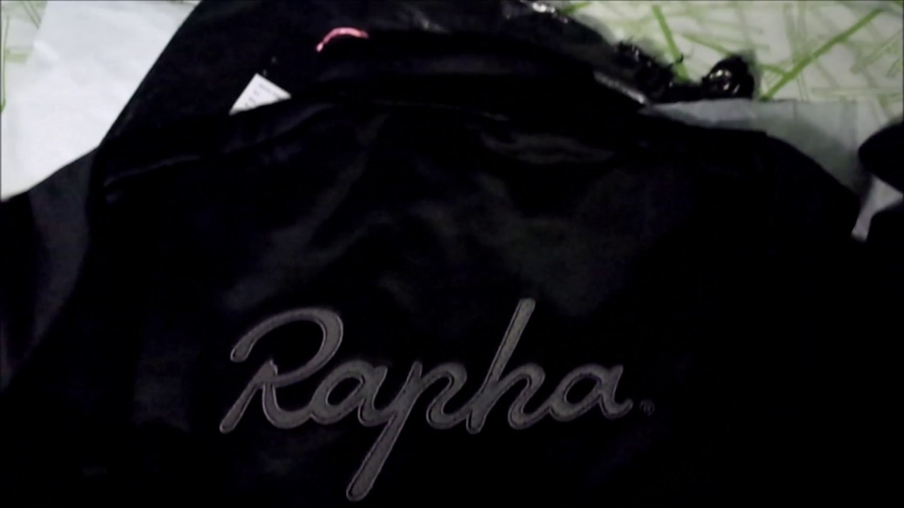 Rapha Windproof Jersey vs Cafe du Cycliste Yolande