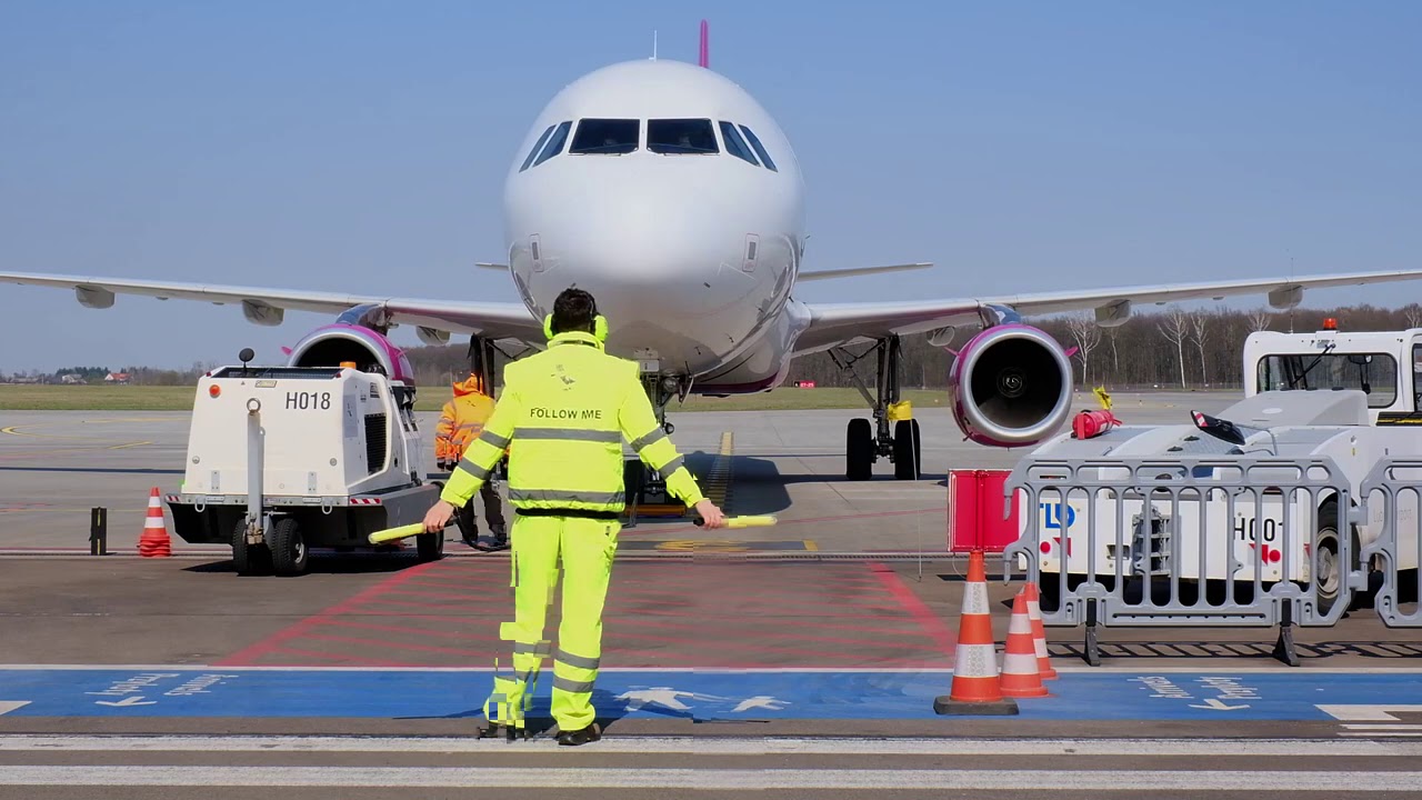 FILM_MD_TECHNIK LOTNISKOWYCH SŁUŻB OPERACYJNYCH
