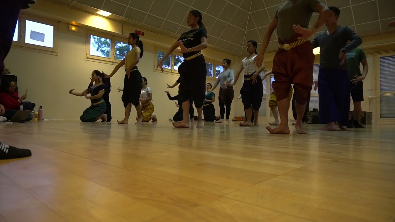 Chha Bachos - Angkor Dance Troupe + Selepak Khmer