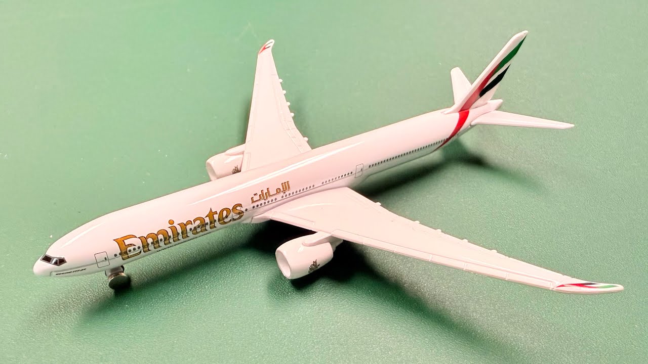 Unboxing the Daron/Welly Emirates Boeing 777-9x