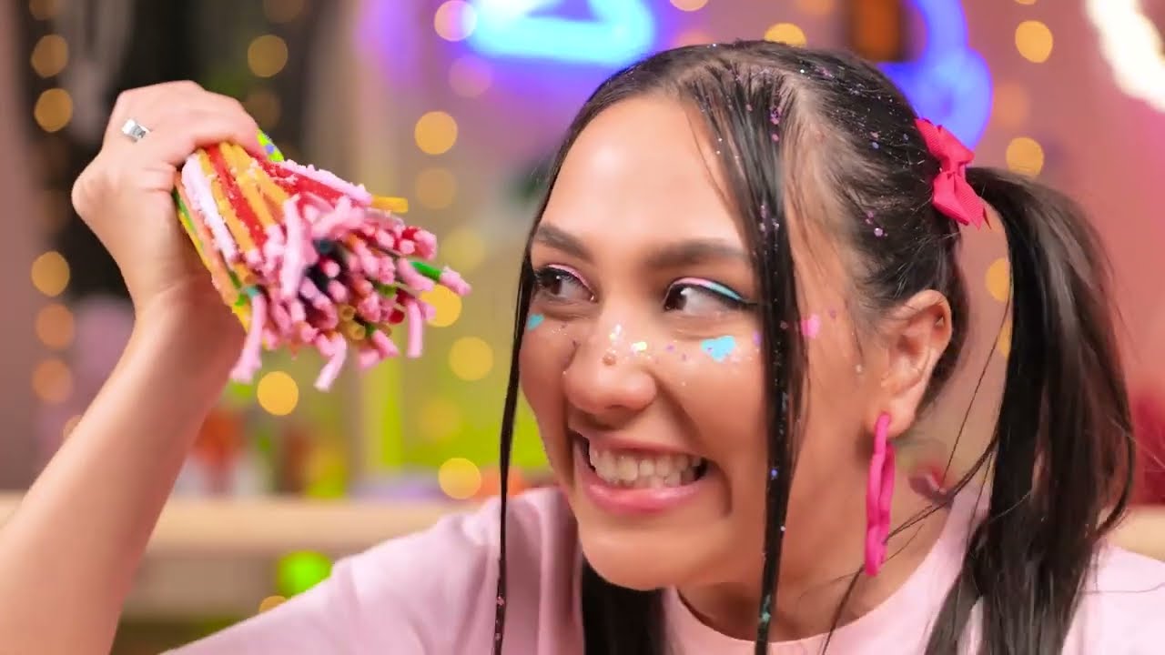 ✨ Spooky Witch HALLOWEEN MAKEOVER 🎃 Magical Gadgets and Make-Up HACKS 👻