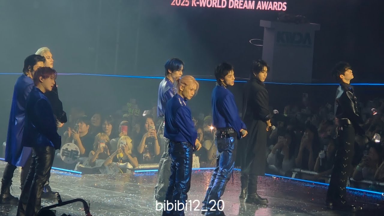 250821 케이월드드림어워즈 KWDA 스트레이키즈 straykids chk chk boom + Walkin On Water 칙칙붐 워킹온워터 리노 Leeknow 