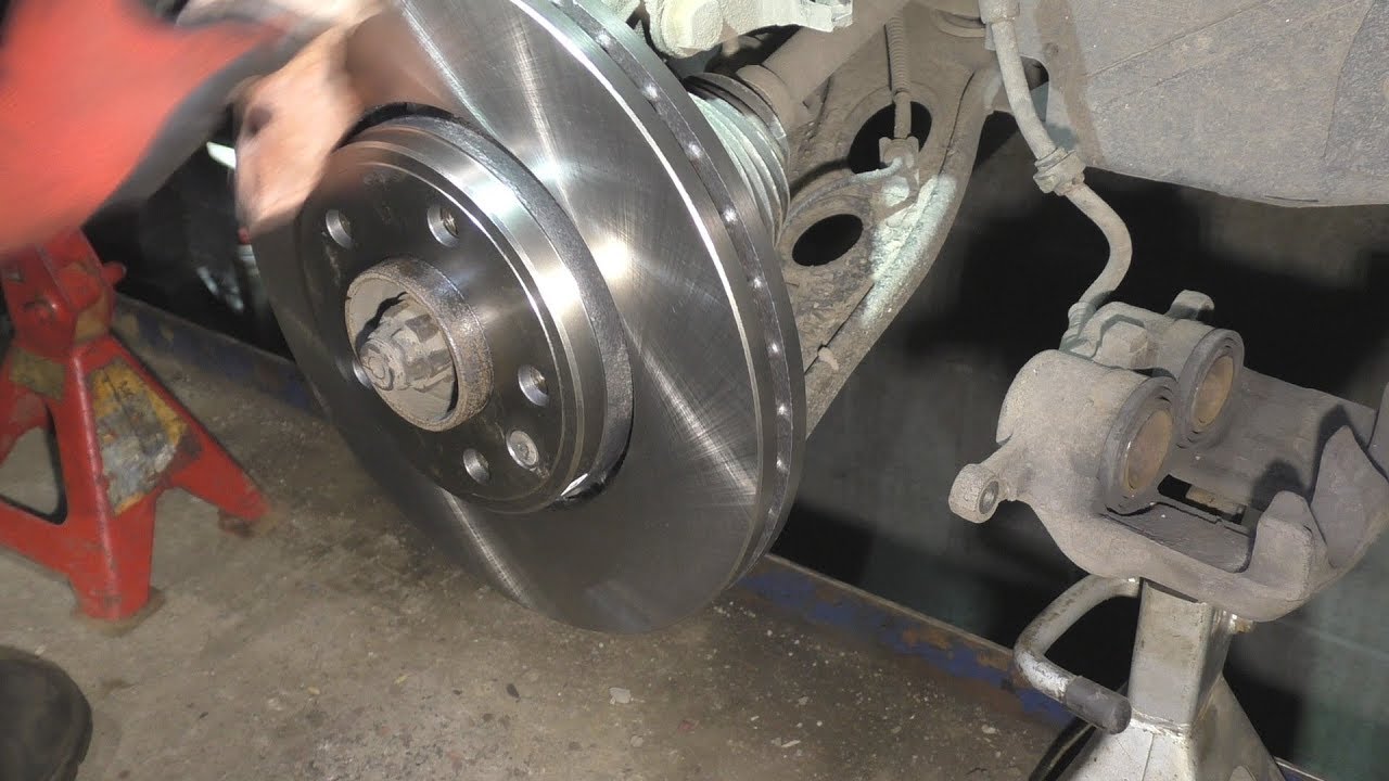 Renault Trafic Особенности замены тормозных дисков Front brake disks replacement tricks and features