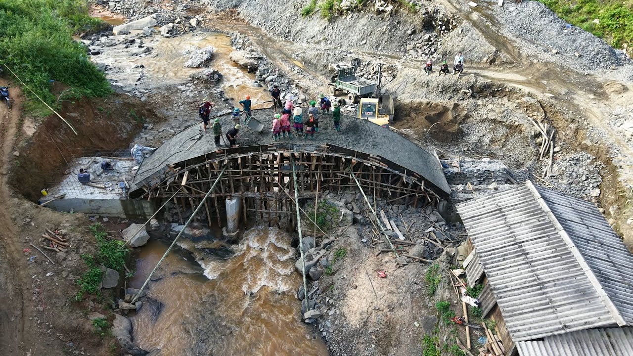 Cầu Cáng Dào (T 61)| Đổ bê tông xong luôn vòm cầu liền mạch chắc chắn  trong ngày - bà con vui lắm