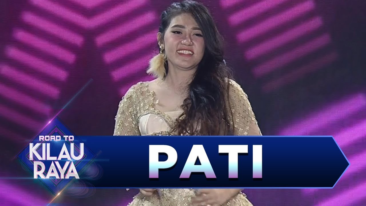 Keren! Via Vallen Dikasih Bunga Saat Nyanyi Di Tengah Penonton - Road to Kilau Raya (20/4)