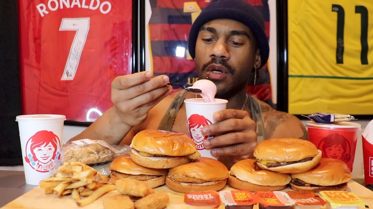 Wendys New Strawberry Frosty/Menu Hacks/Premium Cookies!