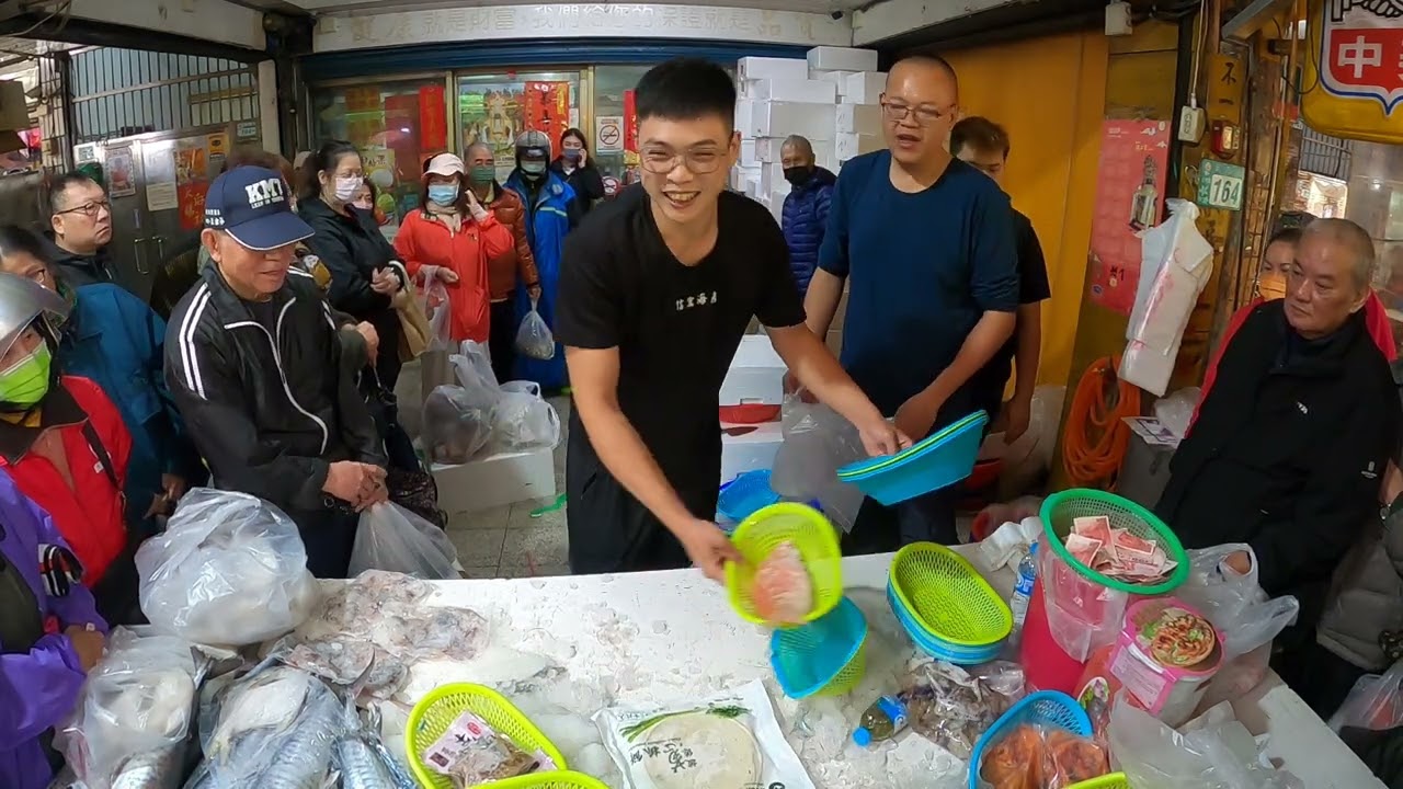全場無冷場，賣到要用搶的 #中彰海王子 #土城 #海鮮叫賣 #海鮮拍賣