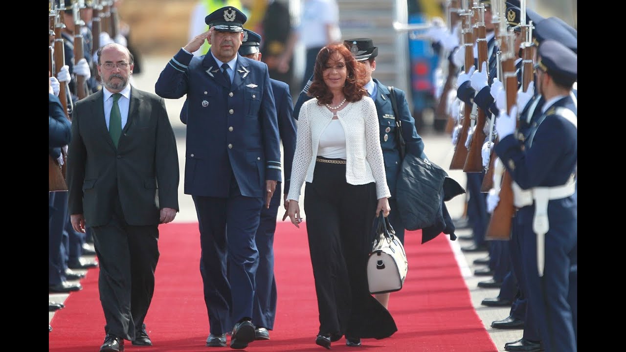 10 de MAR. Arribo de la Presidenta Cristina Fernández a Chile. Asunción Michelle Bachelet