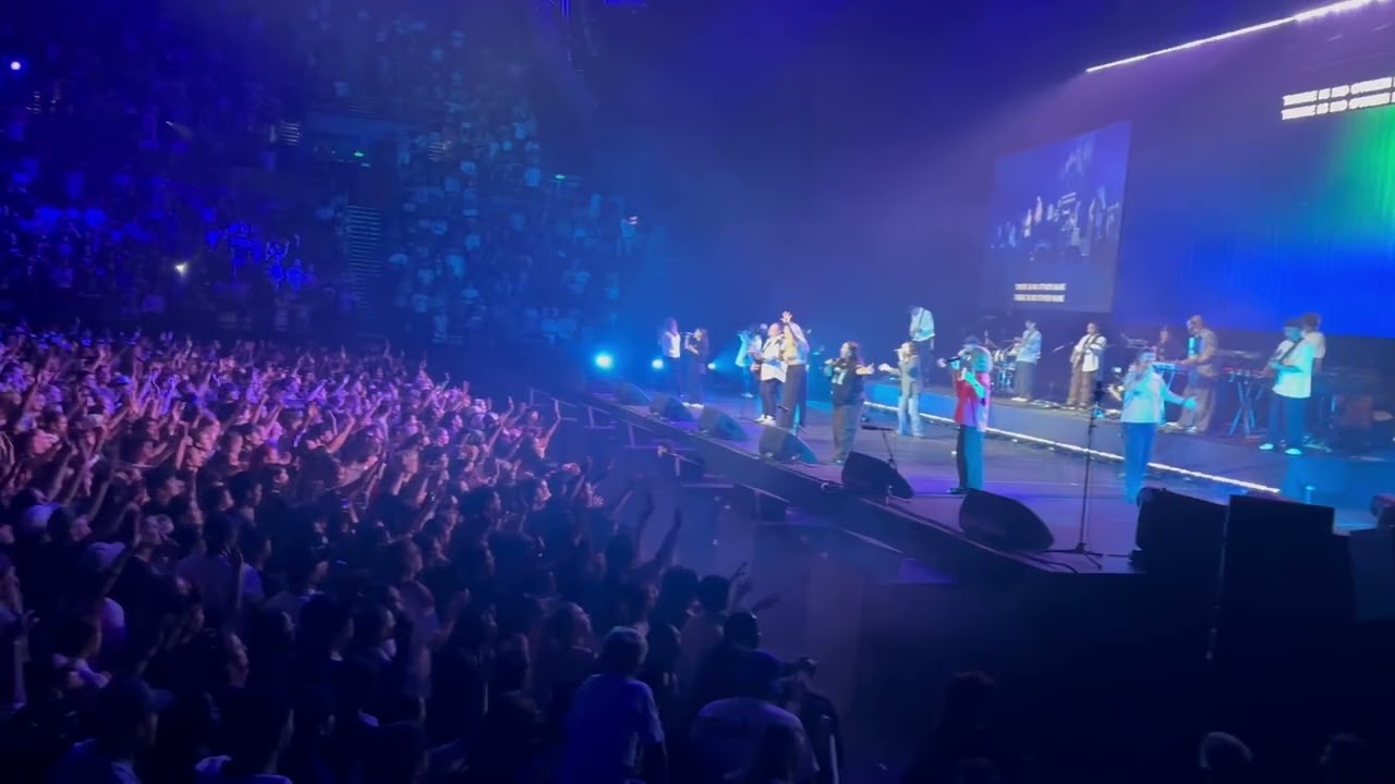 Thousands Gather at Spark Arena to Pray for Auckland