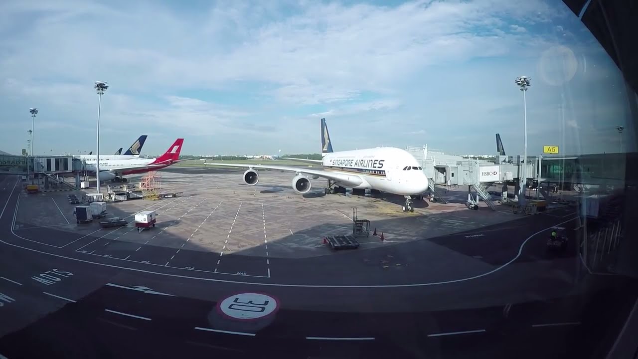 Singapore Airlines A330 Taxi of full Changi Airport * Plane Spotting Dream