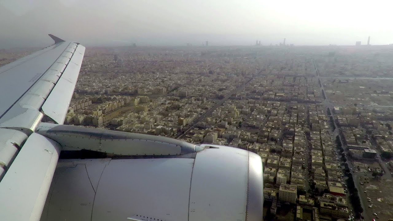 Saudia Airlines A320 IMPRESSIVE VIEW LANDING at Jeddah Airport | Seat 4A (Business)