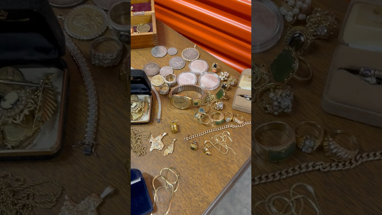 I found real storage locker treasures, full of gold and silver jewelry! 🔥 ￼