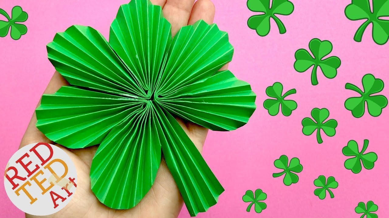 Paper Fan Shamrock Decoration-  DIY Paper Shamrock - Room Decor or DIY St Patrick's Day Card