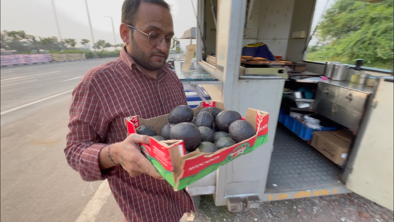 Avocado Sandwich Business on Desi Chakda Vehicle | Street Food