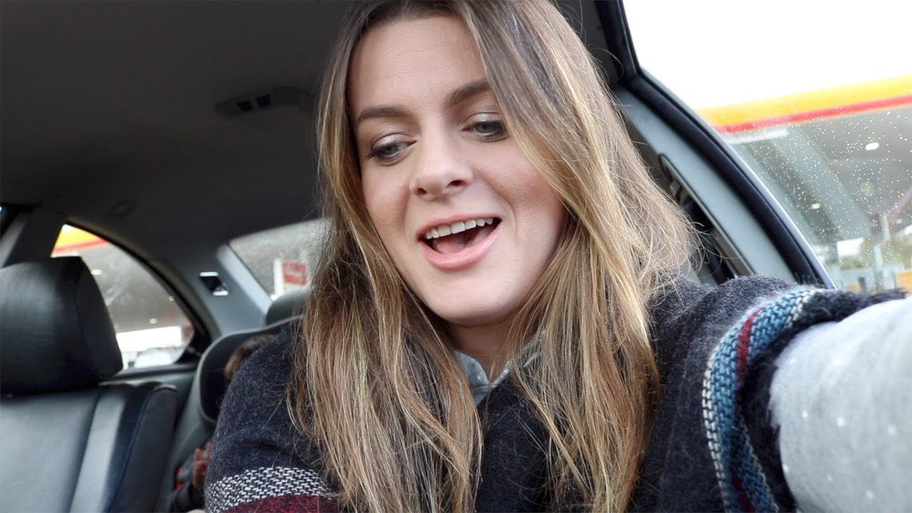 Weekly VLOG 1 - Minimising, raising kids, self love & trip to Buttlins!