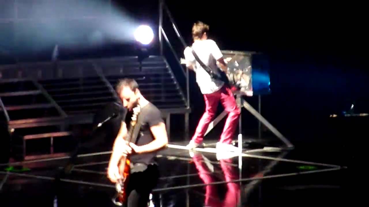 muse - interlude + hysteria - live at the O2, london, 12/11/2009