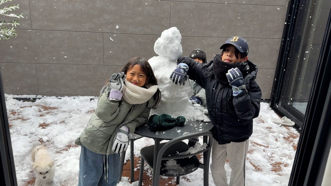【新居で初雪】バルコニーに雪積もったから全力で遊ぶ！！
