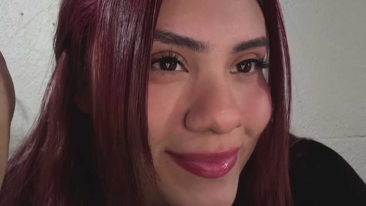 Mi primer ASMR casero! Tu mejor amiga te maquilla🤍