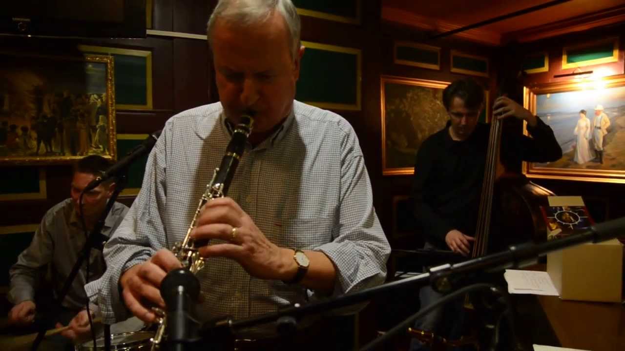 Axelborg Bodega: Leif Juul (cl), Hans Aspøck (p), Sten Christian Hansen (b), Ole Givskov (dm)