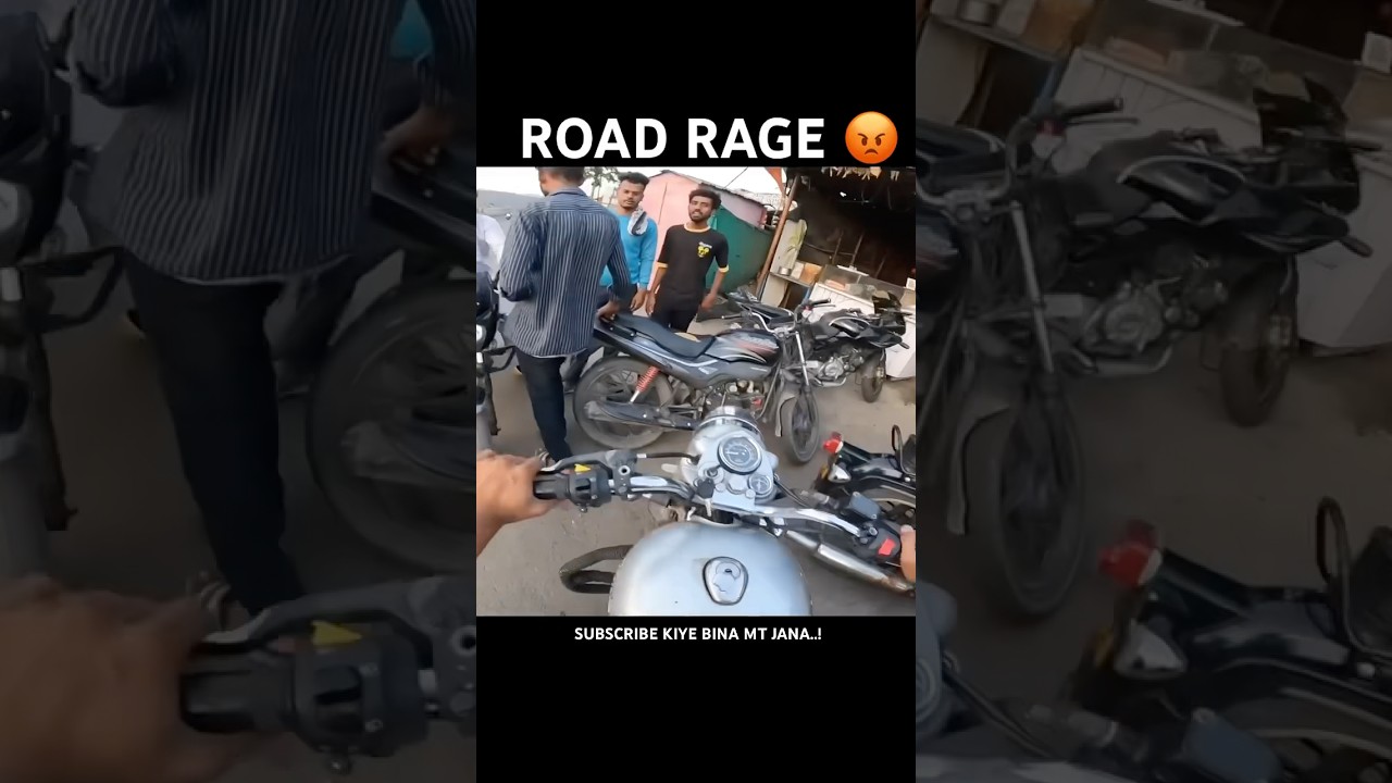 Road rage chapri girl  🤬Angry girl  🤬  #roadrage #dalimsharma #bikerrider #r15v4