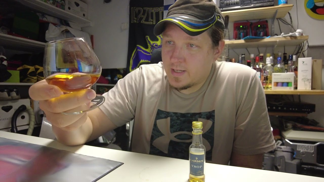 Parhaimmanmakuisen viinan etsint&auml; - Larsen VSOP 40%