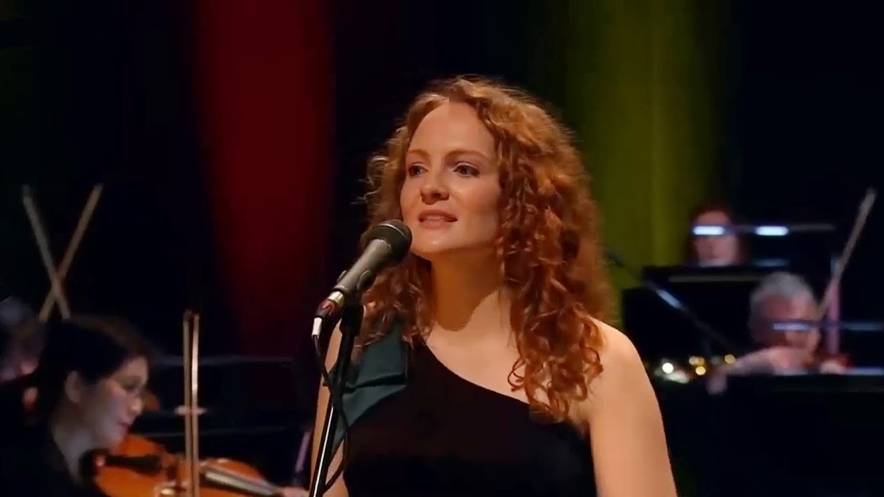 Robyn Stapleton sings 