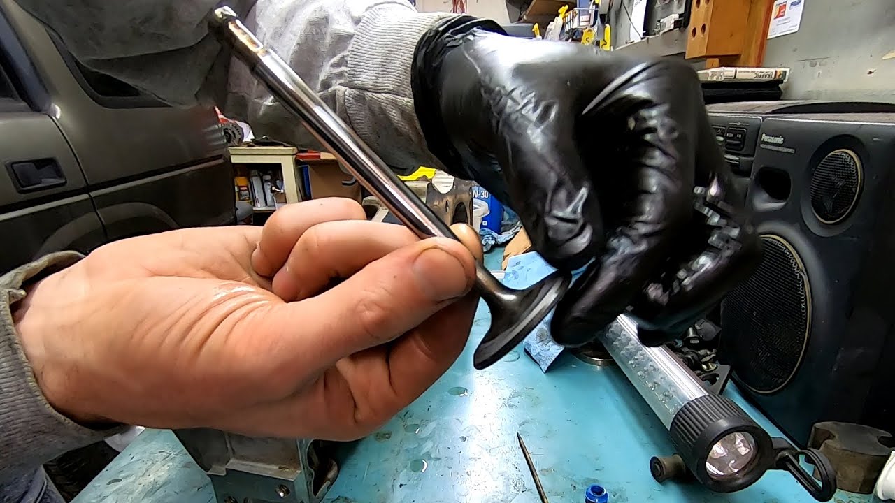 How To Lap & Seat Valves in a Cylinder Head - 1997 Land Rover Discovery - 