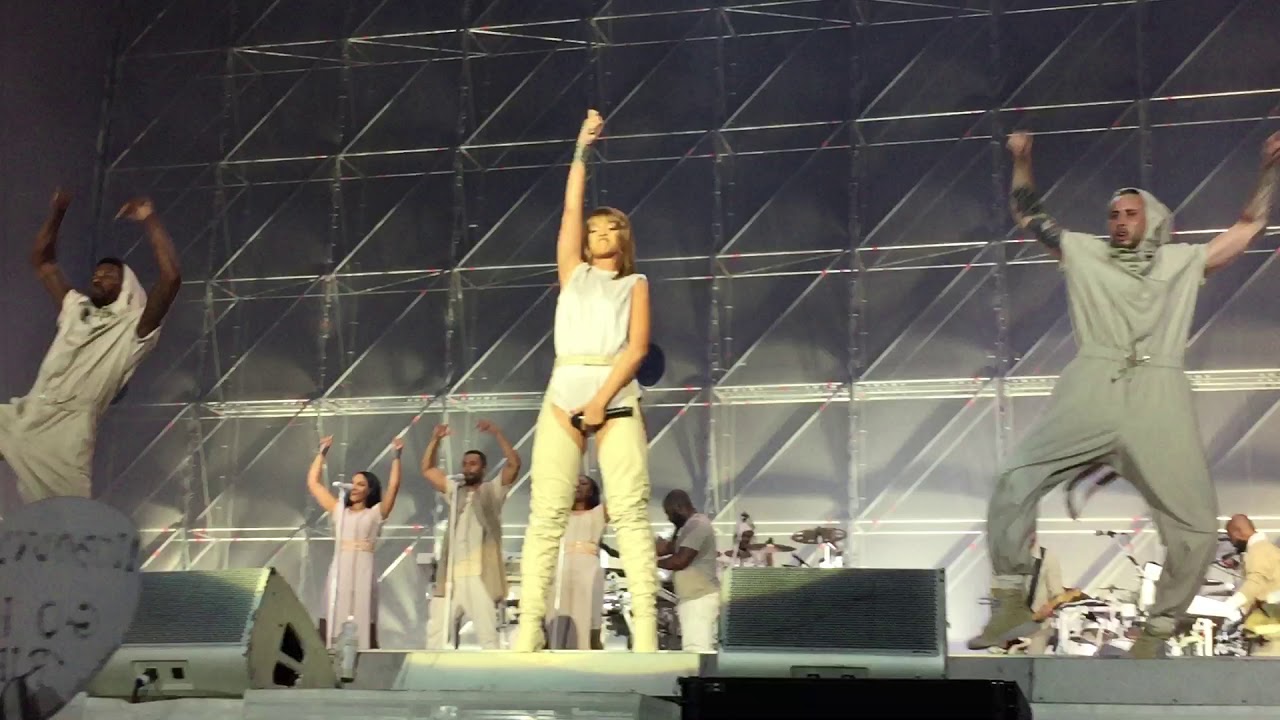 Rihanna - Bitch better have my money (Live, Anti World Tour Poland 2016)