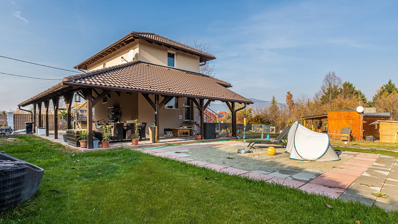 Eladó családi ház és kész ház panorámás duplatelken - Vác-Törökhegy - br. 90 nm ház, 1192 nm telek