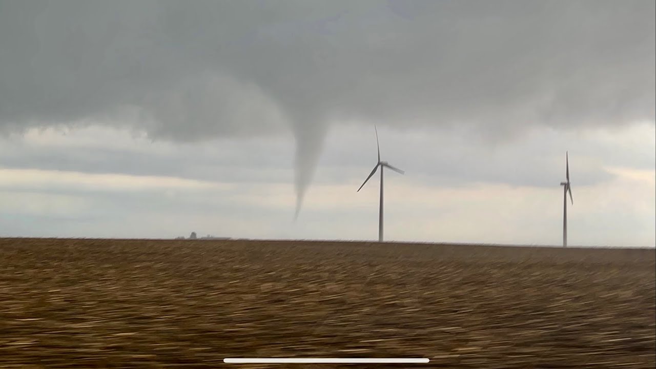 04-03-2026 Brownwood - Hopedale, Illinois - Superkom&oacute;rka i tornado