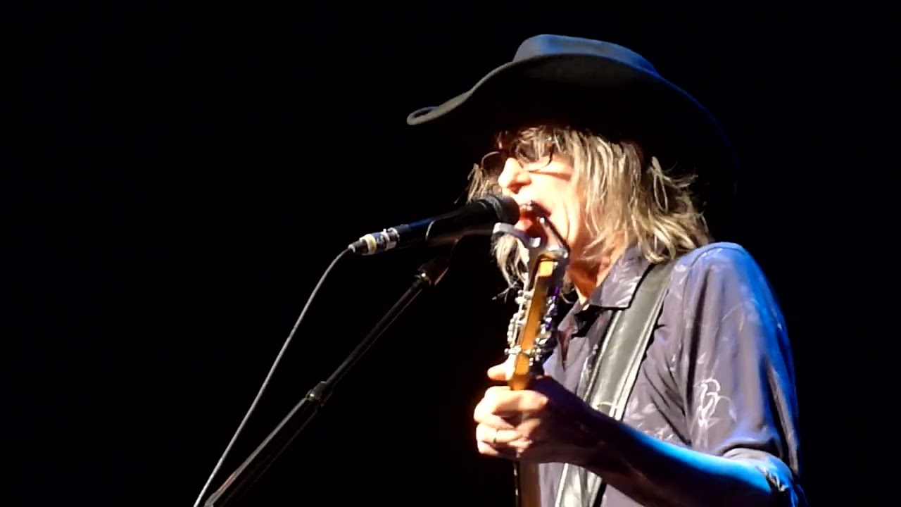 The Waterboys - Because the Night (Patti Smith) /The Pan Within @Tivolivredenburg Utrecht (5/10)