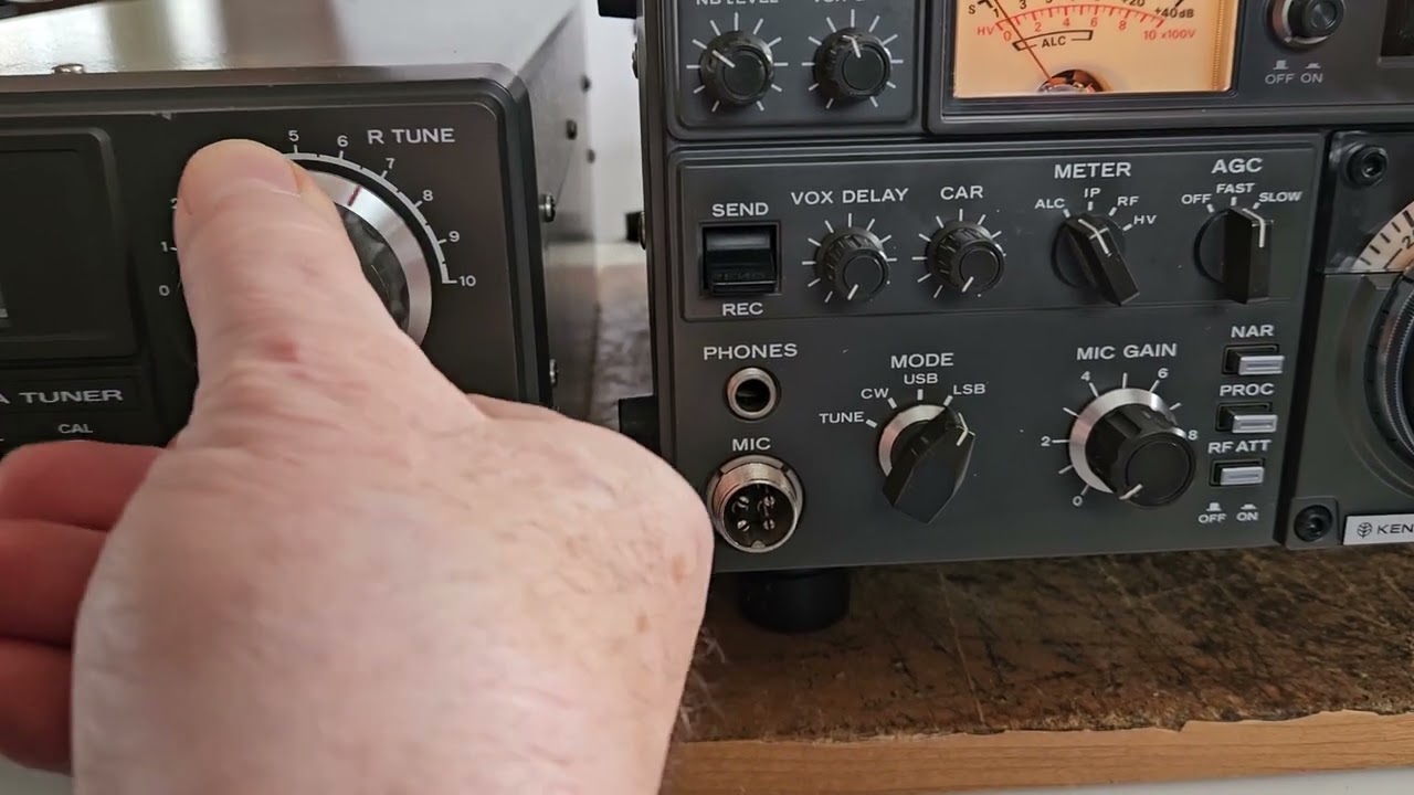 KENWOOD AT 230 HF ANTENNA TUNER 30m CW