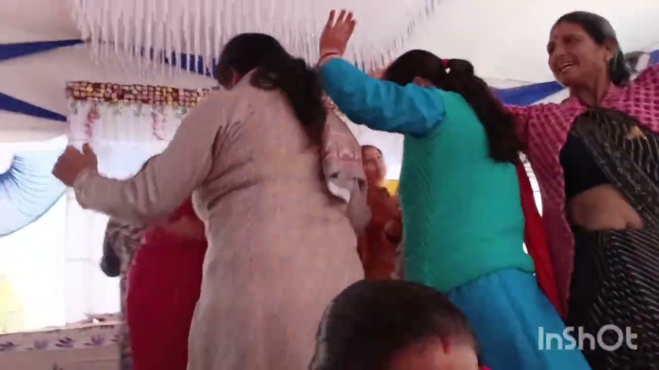 Kanchan ki shadi me devta log kuch is tarah avutarit  