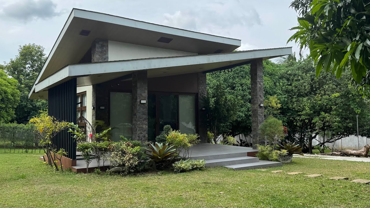FarmHouse Tour in The Highlands of Amadeo | House Tour E30