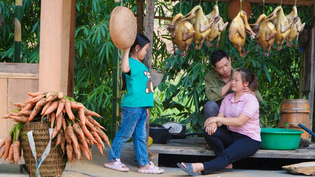 The process of building a house - Invite people to come eat, harvesting agricultural products,