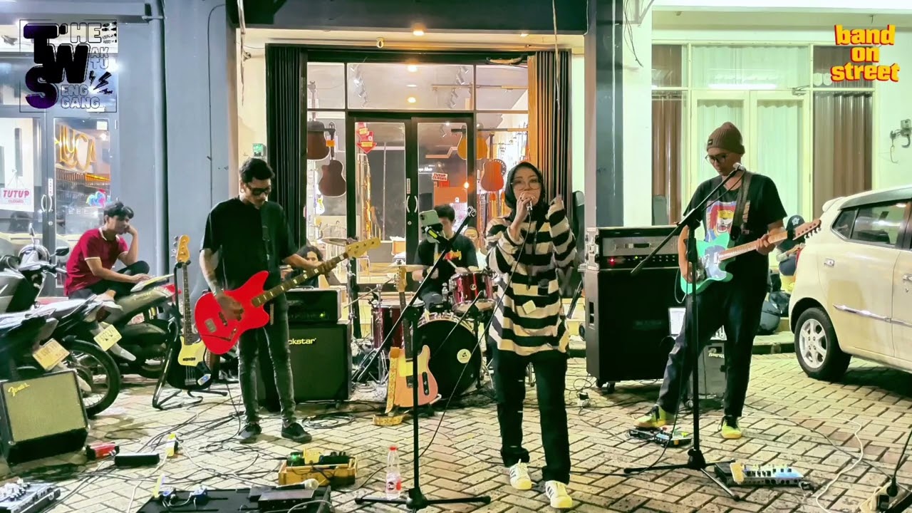 MISERY BUSINESS - PARAMORE (cover) at SMOSYU MUSIC