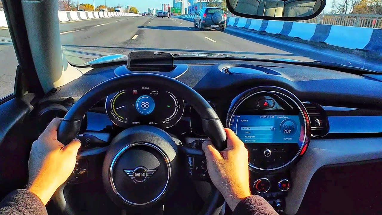 Mini Cooper SE 2021 года &mdash; тест-драйв от первого лица