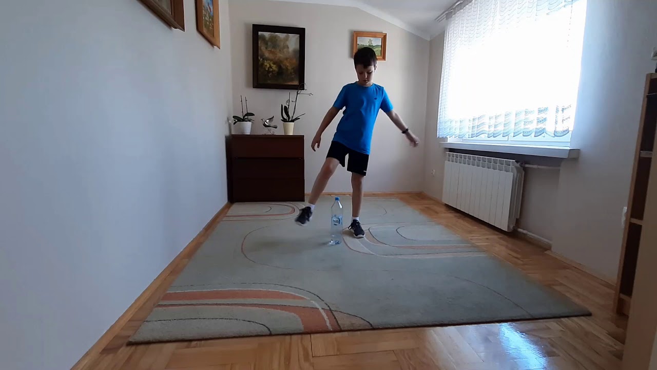 Ćwiczenia z przyborem nietypowym - butelką